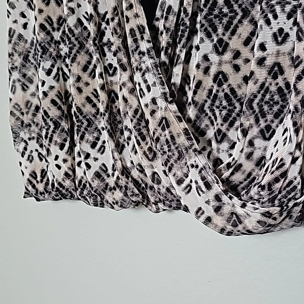 French Laundry 90's Boho Large Layered Surplice Sleeveless Top